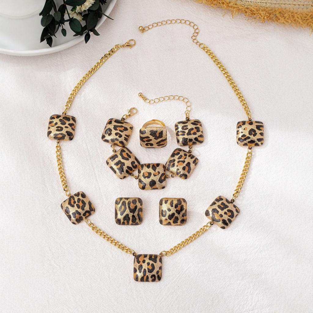 Модный комплект ювелирных изделий ожерелье браслет серьги кольцо для женщины