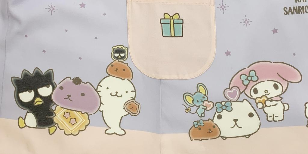 Фартук Atelier Momo и Momo Capybara-san Sanrio Characters, Открытая спина, Фиолетовый, Женский, Размеры M-L, KPA44109-52