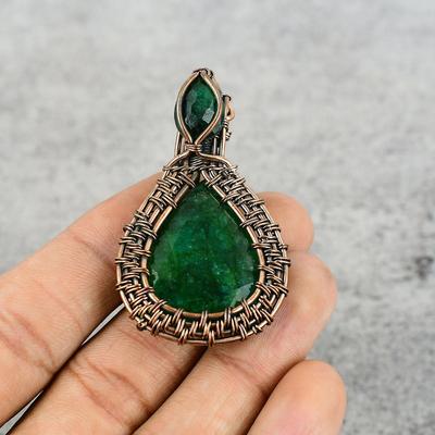 Изумрудный драгоценный камень Чистая медная проволока Обертывание Ювелирная подвеска ручной работы