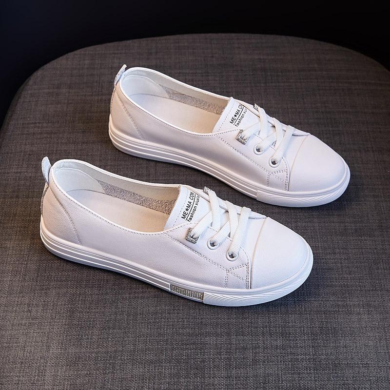 Маленькие белые туфли из воловьей кожи с верхним слоем, женские осенне-летние новые универсальные женские туфли без шнуровки на плоской подошве с неглубоким горлышком