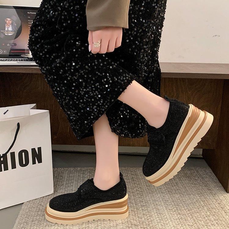 Внешняя торговля 2025 весна новая однопедальная толстая подошва ленивый отдых стразы корейская версия универсальных студенческих ботинок прилив