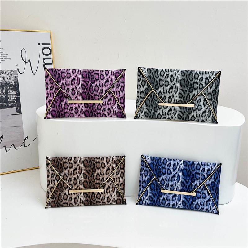 Women's Mobile Phone Bag New Niche Design Personalized Trendy Clutch Bag Fashionable Casual Women's Envelope Bag