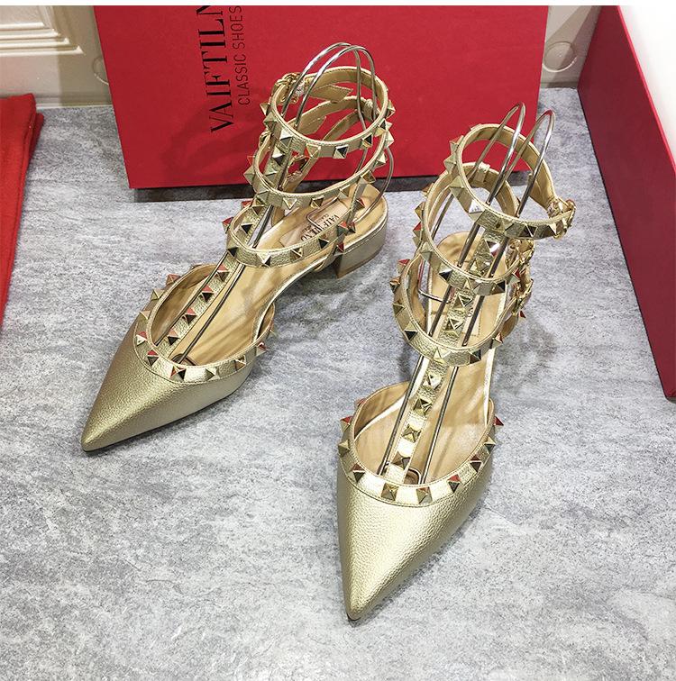 В том же стиле, что и Star. Женские босоножки на низком каблуке с заклепками. Классические туфли с острым носком на высоком каблуке. Модные туфли-лодочки. Удобная повседневная женская обувь.