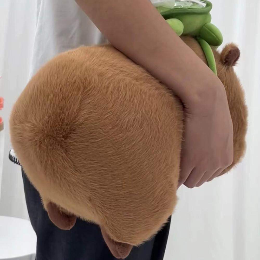 Милые плюшевые игрушки капибара с рюкзаком, сидящие милые мультяшные животные, мягкие куклы, праздничный подарок, домашний декор, диван, плюшевые подушки