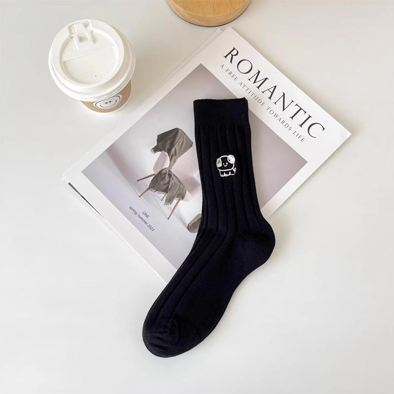 Женские милые осенние и зимние повседневные носки средней длины с вышитым щенком, модные хлопковые носки для девочек