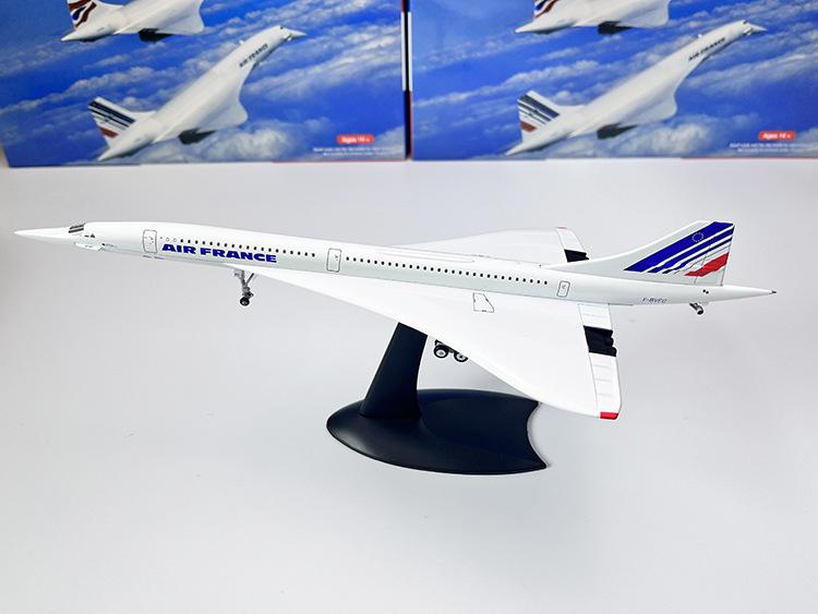 1:Модель сверхзвукового самолета Concorde в масштабе 200 - Коллекция статических моделей из сплава