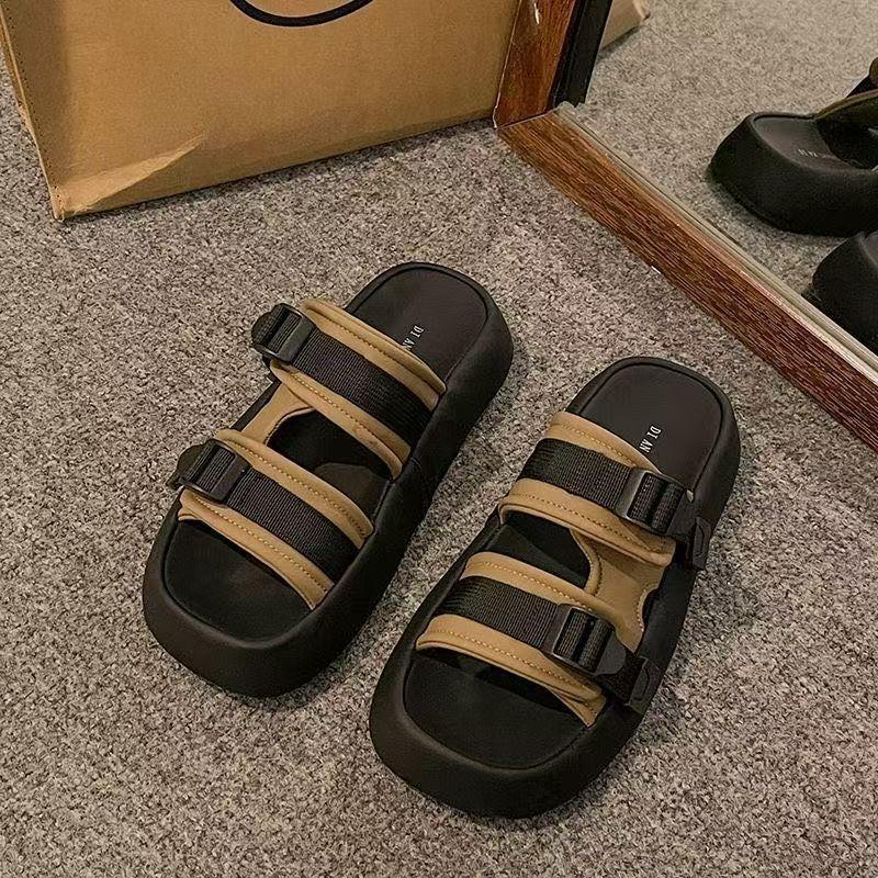 Ношение корейской версии модных туфель-маффинов с круглым носком, шлепанцев на мягкой подошве с открытым носком, летней платформенной женской пляжной обуви, популярной в интернете