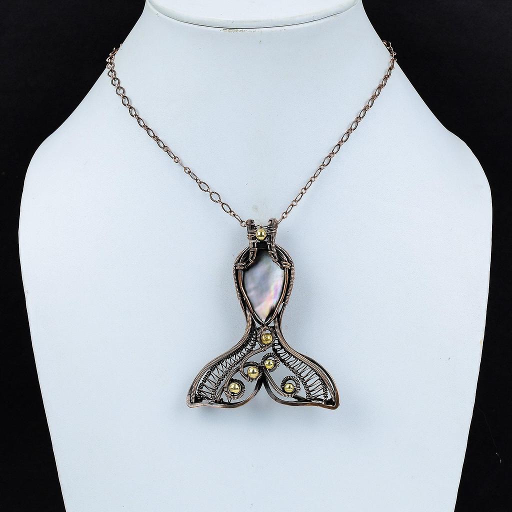 Кулон из черного перламутра, обернутый медной проволокой, ручной работы, с драгоценным камнем, медные украшения, кулон в виде рыбки, подарок для женщин, кулон в стиле бохо