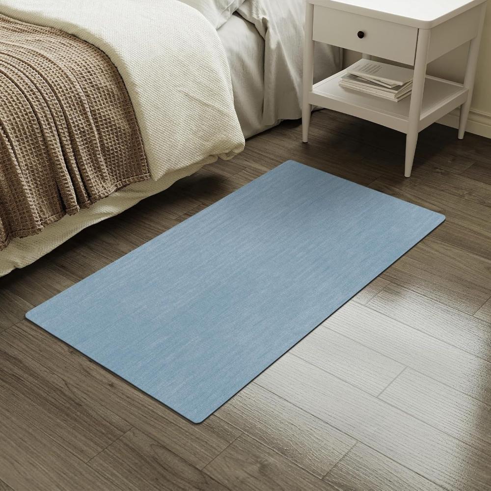 Light Grey Solid Textured Bath Mat Quick Dry Bathroom Rug Matte Plain Minimal Style For Indoor Washroom Foot Rug