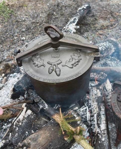 Cast iron hunting kettle 9L