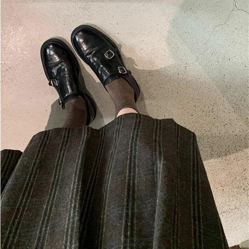 Женские туфли из резной кожи в британском стиле, балетки с пряжкой, черные туфли, весенняя мода 2025, лоферы слипоны, повседневная обувь