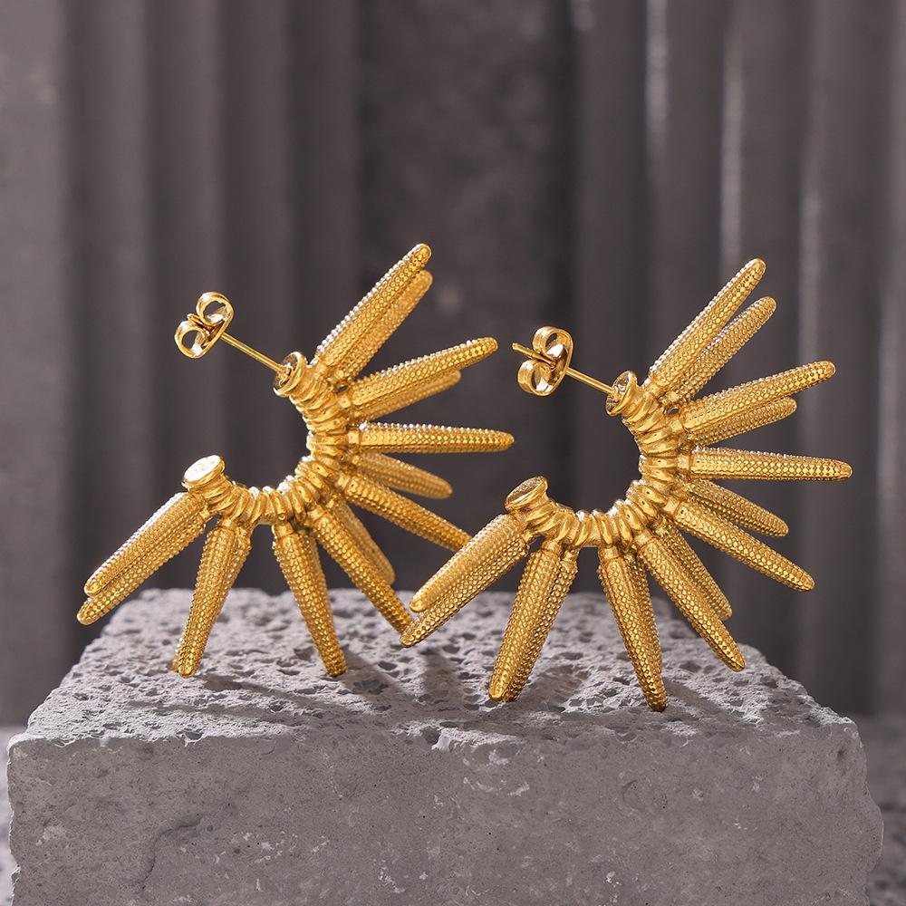 Серьги в стиле ретро с подсолнухами в форме буквы C, нержавеющая сталь с позолотой 18 карат, в европейском/американском стиле панк для женщин