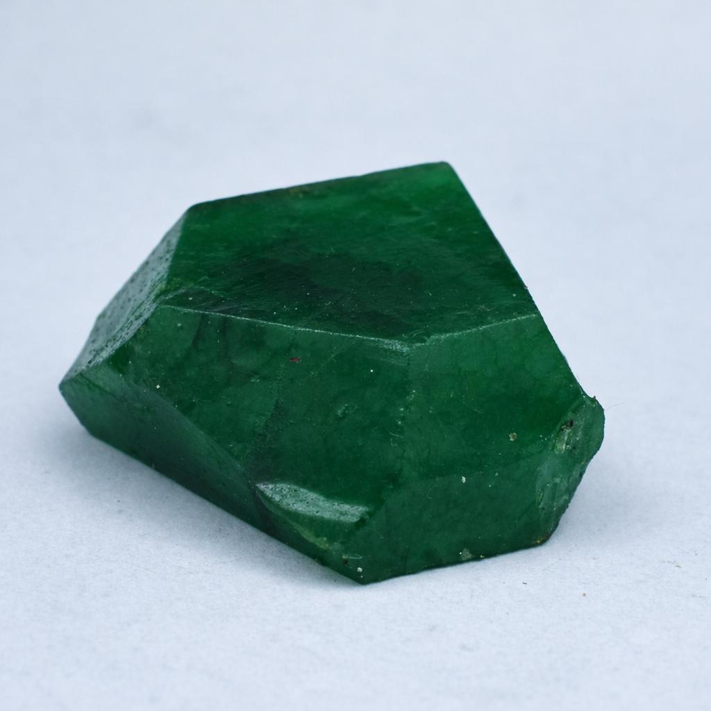 Natural Green Emerald Loose Gemstone 208.10 ct Uncut Rough Flawless for Lapidary and Gem Collections