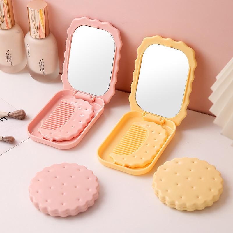 1pc Cute Folding Biscuit Pocket Mirror Travel Mini Biscuit Hand-Held Mirror Portable Cheese Biscuit Design Biscuit Make-Up