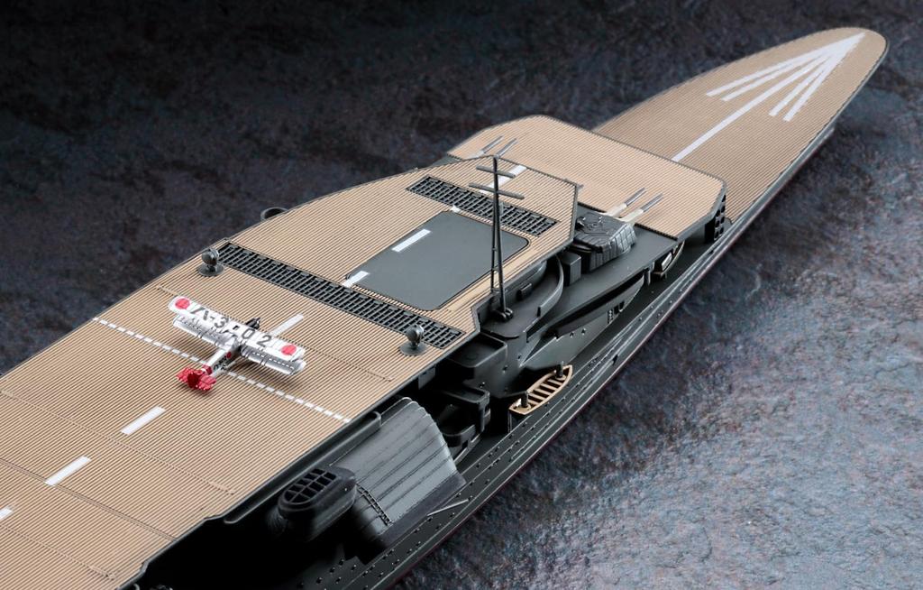 Hasegawa Imperial Japanese Navy Aircraft Carrier Akagi Model Kit with Aircraft Set Plastic Model Kit 30072 1/700 Three-Deck Carrier-Based (Biplanes)