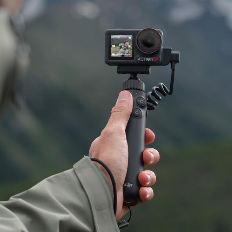 DJI Многофункциональная ручка-зарядное устройство Osmo Action (Китайская версия)