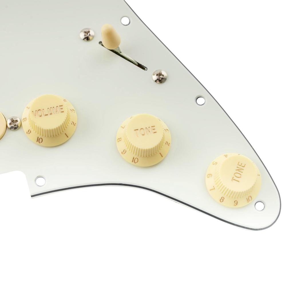 Musiclily Pro SSS Stratocaster Prewired Aged Set for ST Stratocaster Electric Guitars with Artec Staggered Alnico 5 Pickups Pickguard, White, 3-Piece