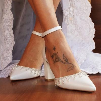 Белые туфли на высоком каблуке свадебные туфли толстый каблук с женской летней модой бахрома бриллиантовая цепочка острый носок темперамент полые сандалии 43