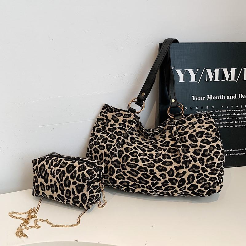 Korean Version of Personalized Fashion Simple Zebra Pattern Trend Casual Commuting 2025 Autumn New Chain Tote Shoulder Bag