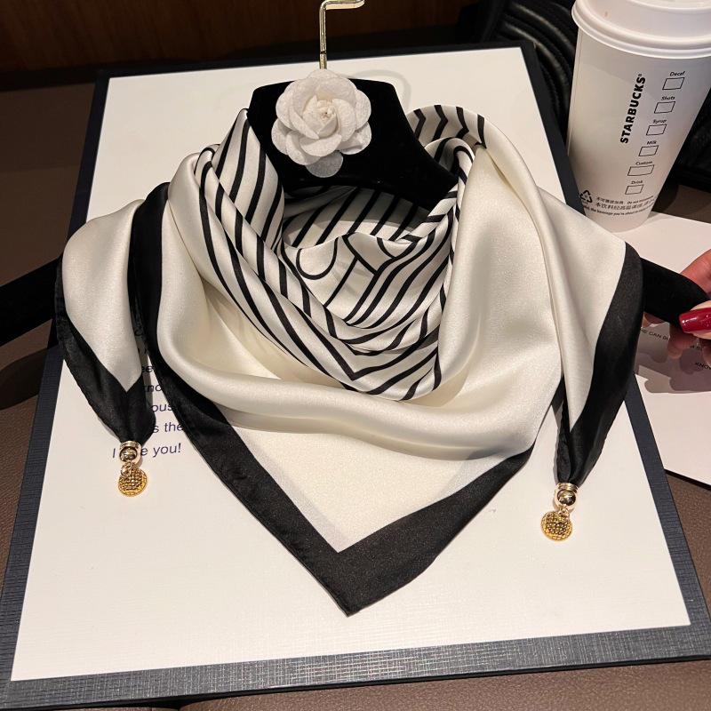 Magnetic Buckle Silk Neck Scarf: Triangle Design for Women, 70x70cm, Lightweight Spring/Summer/Autumn Accessory