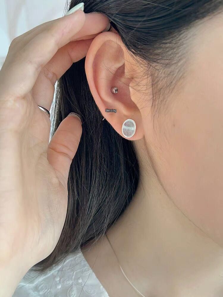 Серьги-пусеты из стерлингового серебра S925 с овальным аквамарином для женщин - Элегантные, универсальные и стильные.