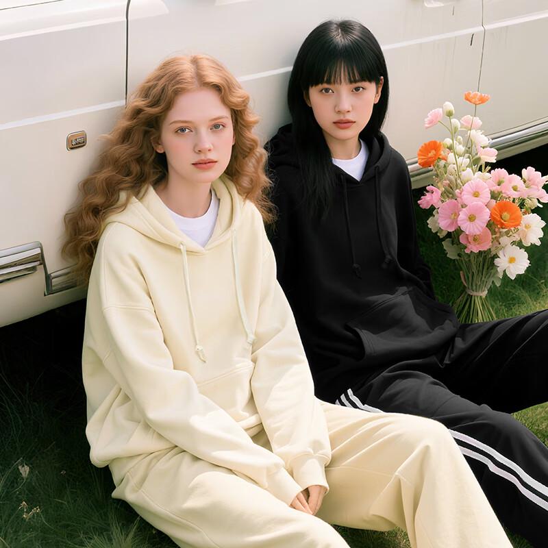 LUKKEN Толстовка с капюшоном на плюшевой подкладке к Новому году