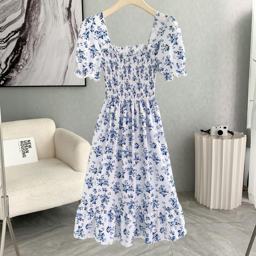 "French Retro Floral Square Neck Puff Sleeve Dress for Petite Women - High Waist, Sweet, Short Spring Style"
