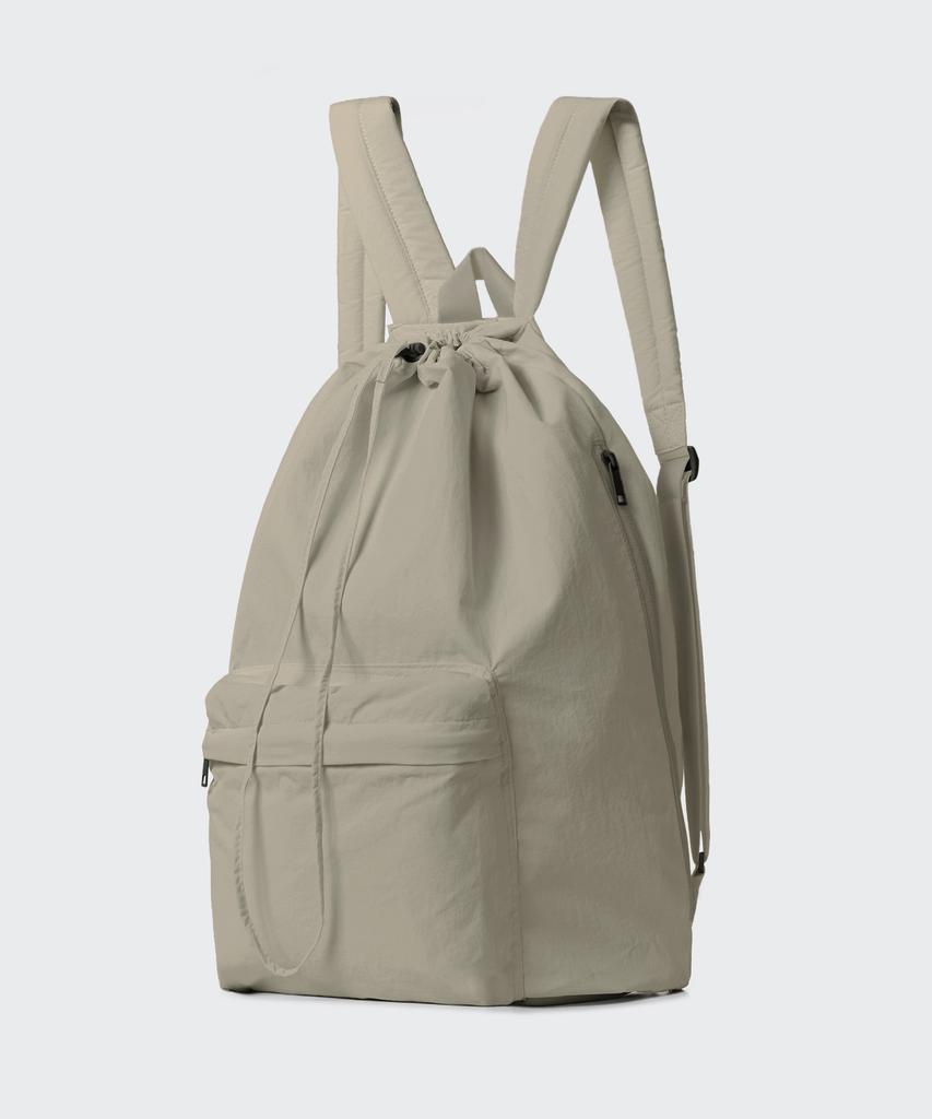 MUSINSA STANDARD Crinkle Drawstring Easy Backpack [Grayish Beige]