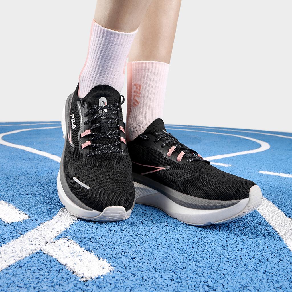 Fila 3A Panther Удобная спортивная ПУ ткань Амортизация Износостойкость Отскок Низкий верх Тренировочные Беговые Кроссовки Женские кроссовки Черные A12W331104FBM