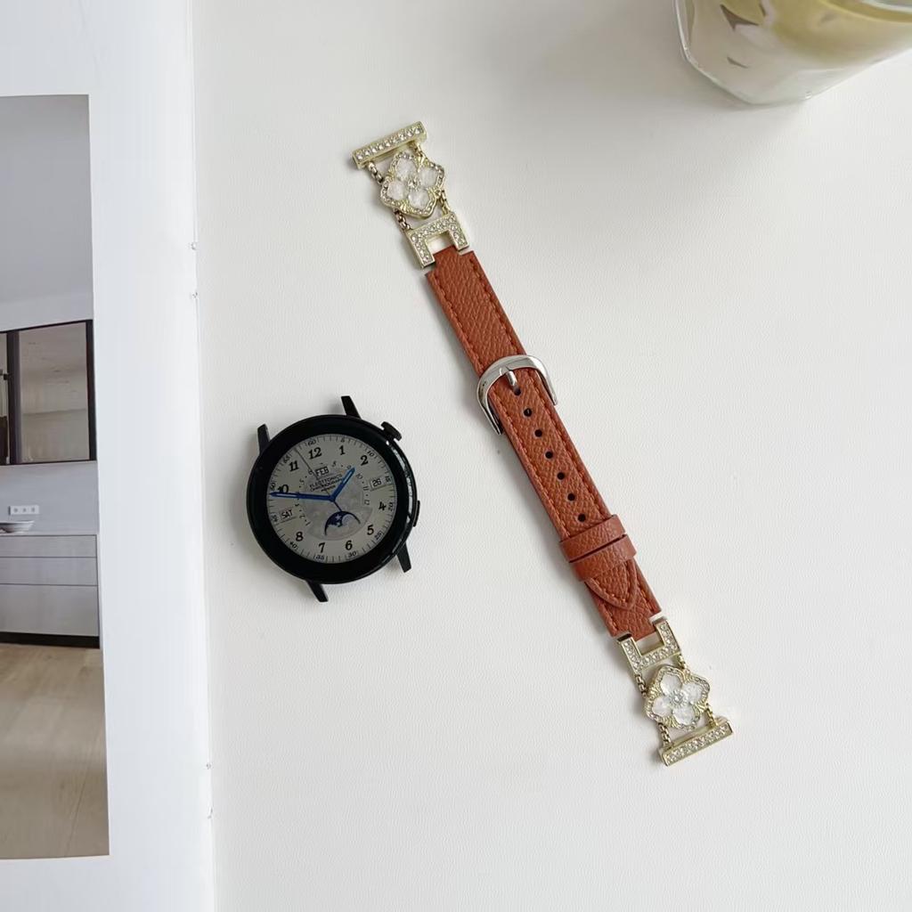 Премиальный кожаный ремешок с блестящими бриллиантами в виде четырехлистника для Applewatch Apple Watch S10 женский ins нишевый se