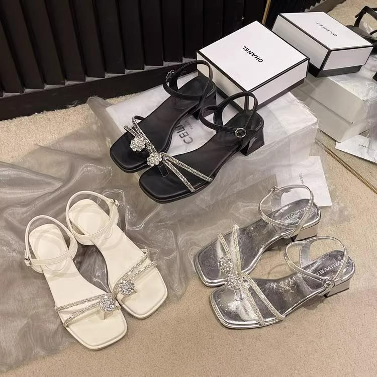 Однословные женские сандалии на толстом хрустальном каблуке 2025 новая модная бант фея стиль красивые с открытым носком простые