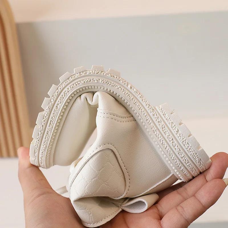 2024 Новая детская обувь Ботинки для девочек Боковая молния Узкий ремешок Британский стиль Детская мода Повседневные короткие ботинки для мальчиков Бежевые балетки