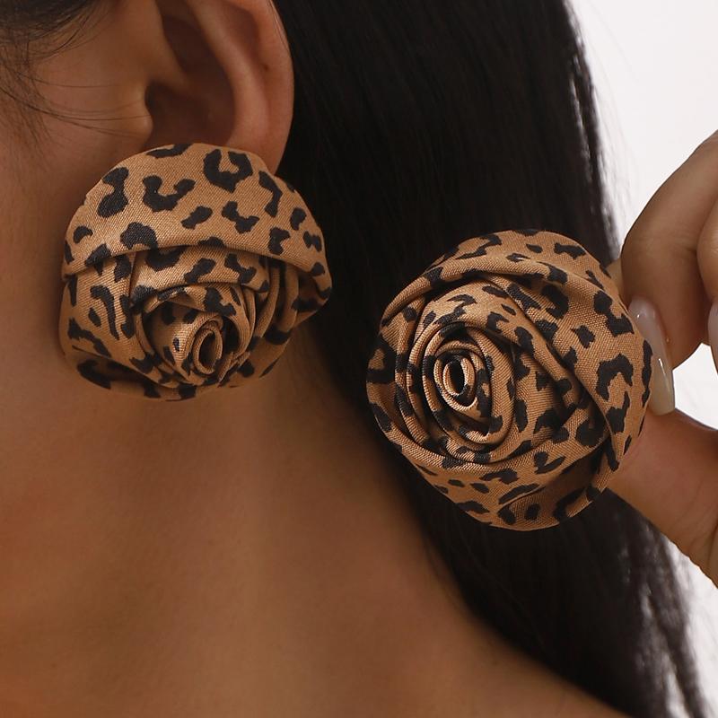 Vintage Copper Color Spiral Shaped Irregular Geometric Stud Earrings for Women Creative Metal Wrapped Earring Zircon Gift 2025