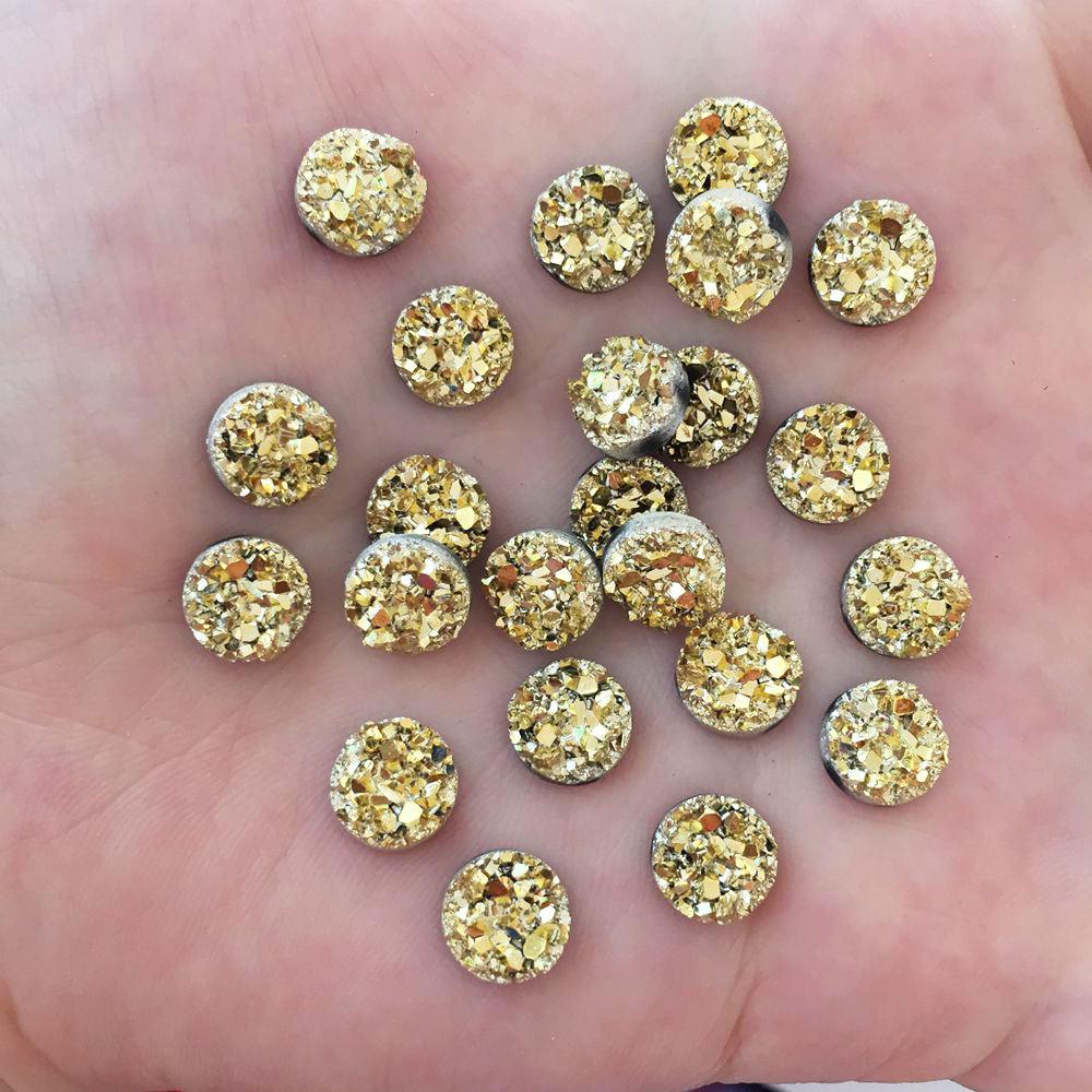 Яркие стразы 8 миллиметров, 80 штук