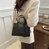 Популярная женская маленькая квадратная сумка, новая сумка в корейском стиле, персонализированная сумка через плечо, повседневная сумка через плечо для поездок на работу