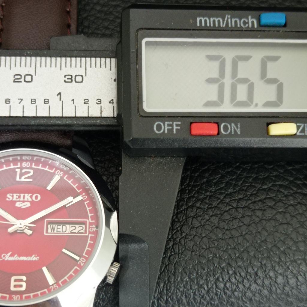 ВИНТАЖНЫЕ АВТОМАТИЧЕСКИЕ SEIKO 5 7009A ВОССТАНОВЛЕННЫЕ ЯПОНСКИЕ МУЖСКИЕ ЧАСЫ С КРАСНЫМ ЦИФЕРБЛАТОМ a445546-1