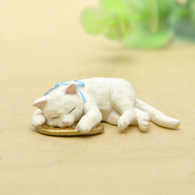 Маленькая прозрачная фигурка Счастливого Кота из смолы для декора садового микроландшафта Подарок