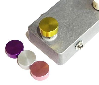 Эффекторный ножной переключатель Hat Switch Cap Foot Cover алюминиевый 4-цветный набор [FSTA] (Желтый, Розовый, Серебристый, Фиолетовый) FSWA-4C-YlPkSvPp