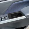 Для TOYOTA ROOMY    2024 Силиконовые боковые накладки на передние двери Органайзеры крышка подстаканника в передней части Аксессуары для интерьера