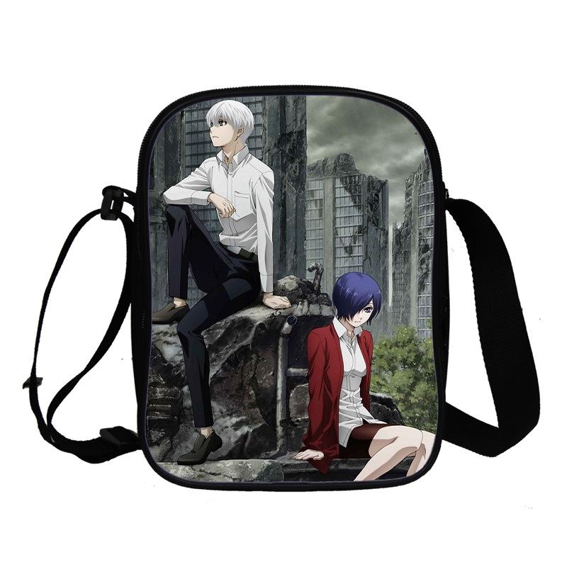 Сумка-мессенджер для подростков Tokyo Ghoul, выполненная методом 3D-печати в полноцветном режиме, с двумя плечевыми лямками.