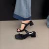 2025 летние новые однотонные тапочки на толстом каблуке женские летние сандалии повседневные универсальные модели черные сандалии на среднем каблуке