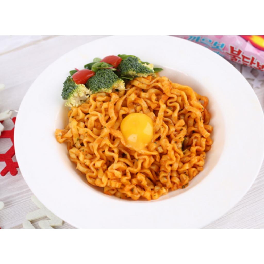 Samyang Карбо Булдак Жареная лапша Маленькая чашка