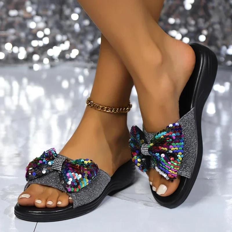 Модные женские тапочки с бантом и пайетками, летние легкие сандалии для отдыха на открытом воздухе, повседневная обувь на толстой подошве, прочные женские тапочки