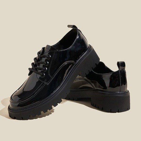 Маленькие кожаные туфли женские в британском стиле весна и осень 2024 новые модные черные универсальные туфли на толстой подошве со шнуровкой женские туфли