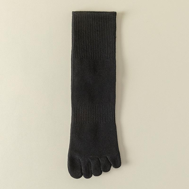 Men's Split-Toe Knee-High Socks - Breathable, Sweat-Wicking, Solid Color, Anti-Athlete's Foot, Ideal for Spring and Autumn Sports.