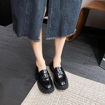 668-34 Увеличение роста и тонкая круглая голова кожаные треугольные стандартные маффины на толстой подошве лоферы женские маленькие кожаные туфли