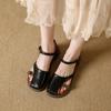 Модные женские сандалии 2025 Новые летние туфли на плоской подошве Модные сабо с ремешком на пятке Повседневная спортивная уличная женская обувь Sandalias De Mujer