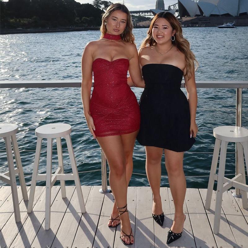 Ночное шоу сексуальное V-образным вырезом с глубоким вырезом чистое желание вытереть грудь тонкое похудение сумка ягодицы платье женщины