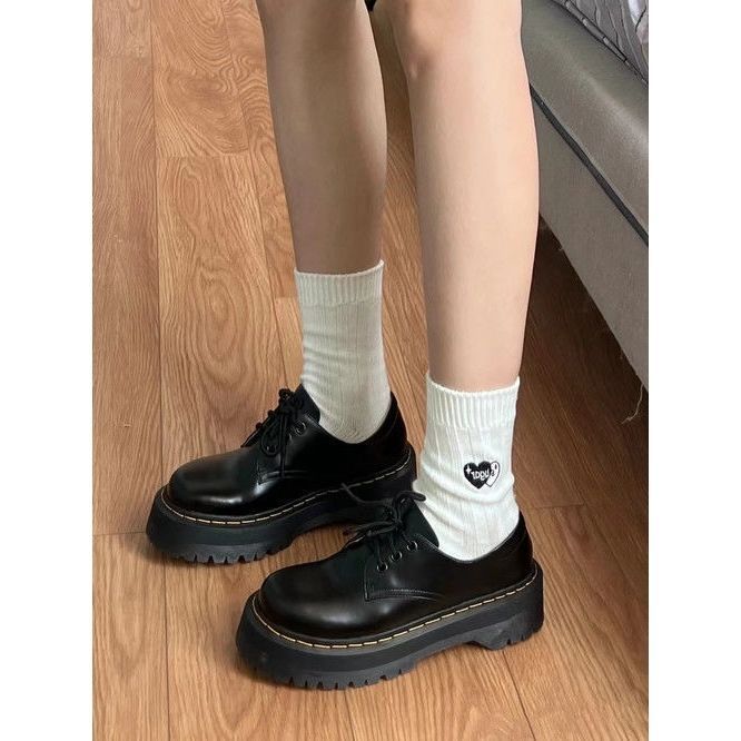 Ретро-британские туфли на толстой подошве с эффектом увеличения роста, осень 2025 года, новые однотонные туфли Martin со шнуровкой для женщин