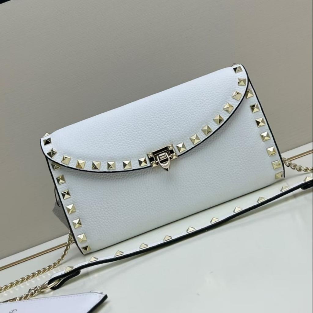 Трендовая летняя новинка повседневная сумка-мессенджер на плечо со шпильками маленькая квадратная сумка персонализированная сумка для телефона маленькая свежая женская сумка оптом